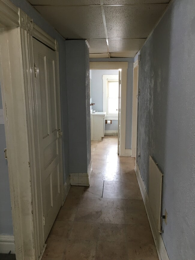 Building Photo - 1001 Caldwell Ave