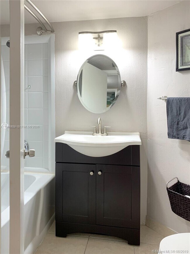 Foto del edificio - 9741 Fontainebleau Blvd