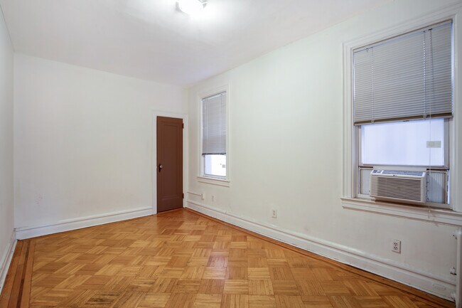 Building Photo - 37 St Pauls Ave