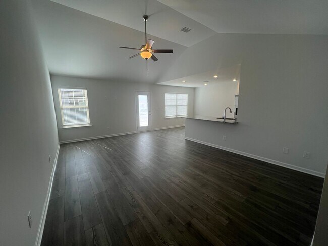 Building Photo - 23 Country Cir