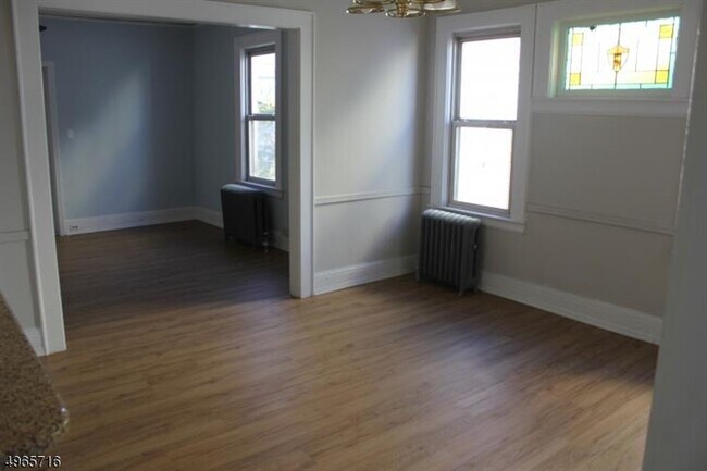 Building Photo - 121 Grove St