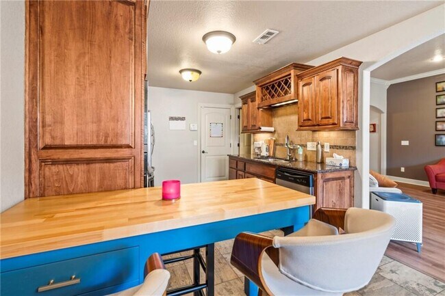 Foto del edificio - 3000 SW Briar Creek Ave