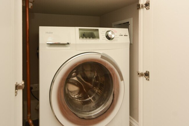 Foto del edificio - 818 W Lakeside Pl