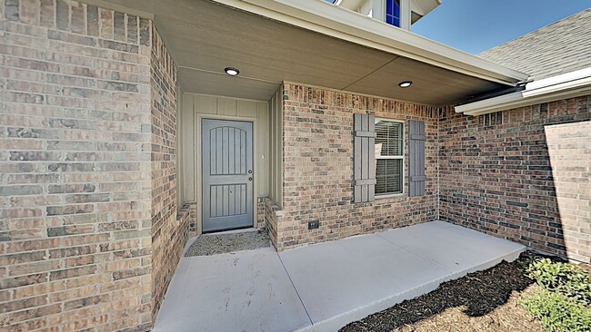 Building Photo - Very Nice 4 Bedroom 2 Bath Home in Mustang...