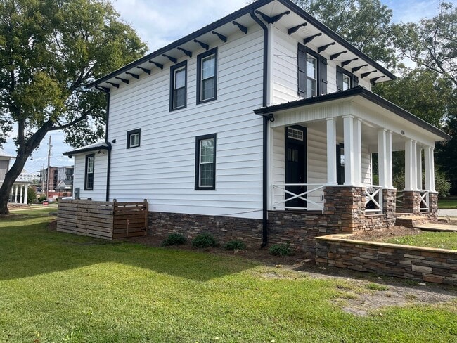 Building Photo - Gorgeous Brand New 3/2 Move In Ready Now!