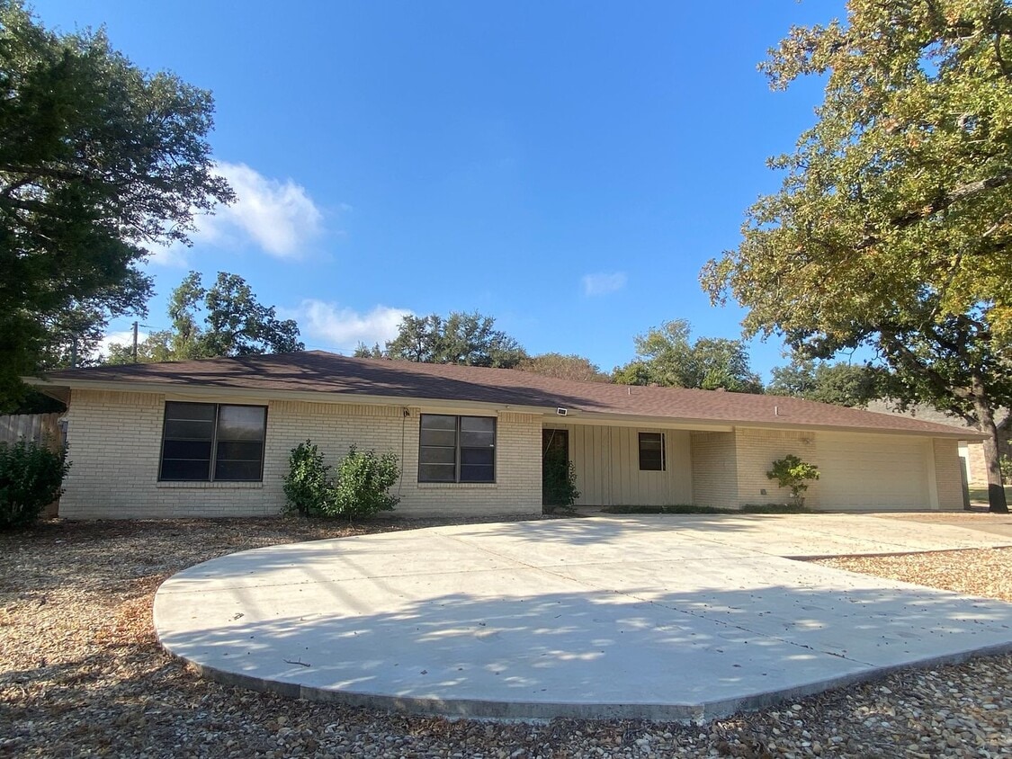 Primary Photo - 3 BEDROOM, NEAR BELTON HIGH SCHOOL