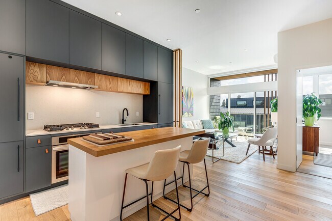 Foto del edificio - 2745 NW Ordway Ave