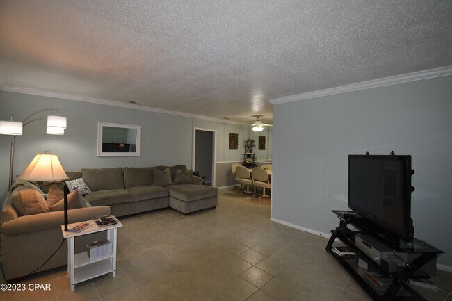 Foto del edificio - 2100 W Beach Dr