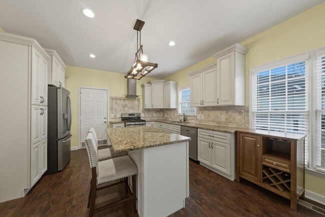 Building Photo - 8504 Powis Cir