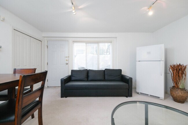 Photo du bâtiment - 1122 W 41st Ave