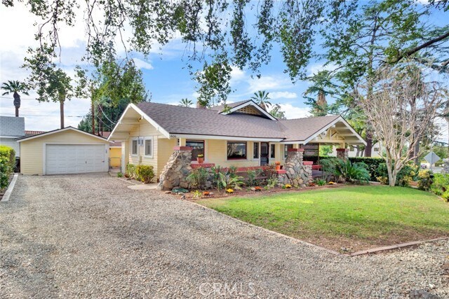 Building Photo - 606 Cypress Cir