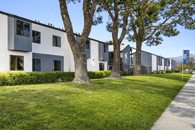 Foto del edificio - Ascot Park Apartments