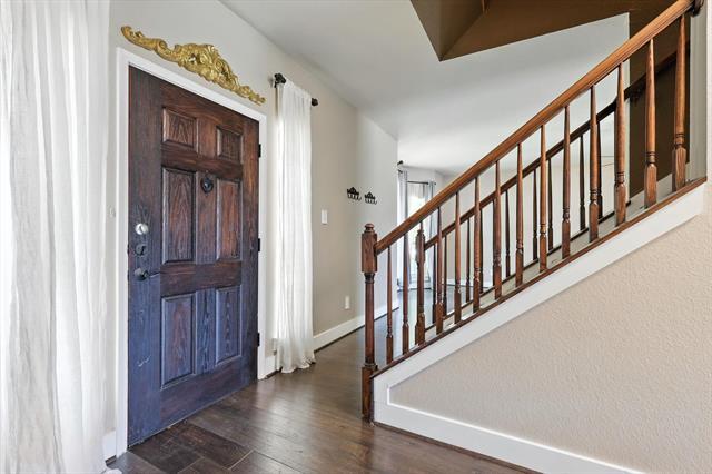 Building Photo - 1420 Tudor Dr