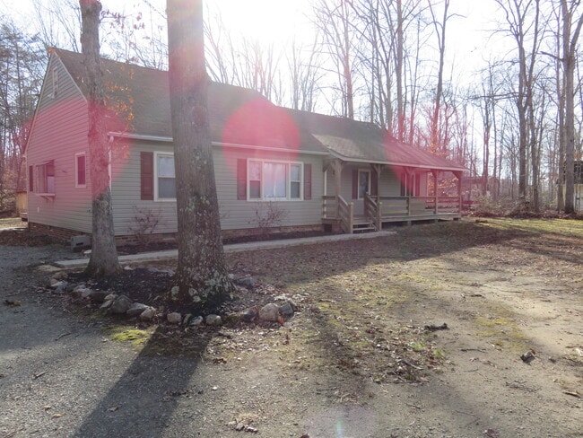 Foto del edificio - 4261 Old Buckingham Rd