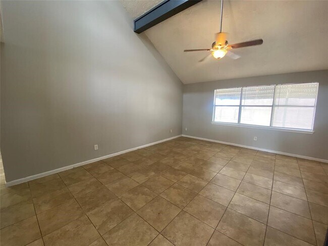 Foto del edificio - 943 Sterling Green Dr S