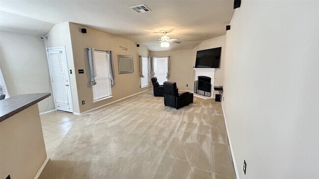 Building Photo - 609 Rain Lily Dr