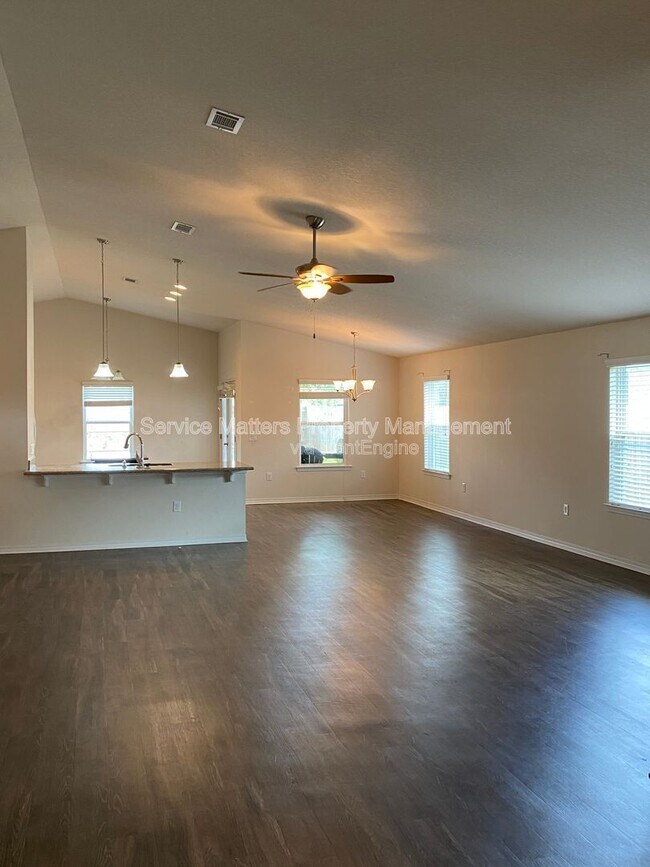 Foto del edificio - 5582 Peach Dr