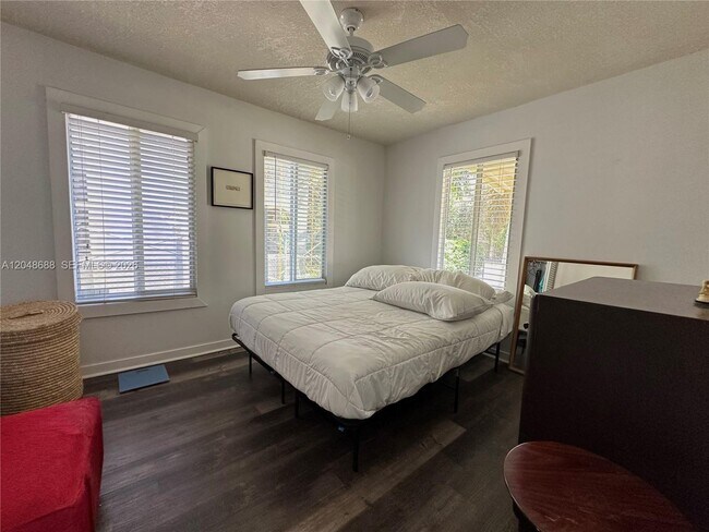 Foto del edificio - 3611 Oak Ave