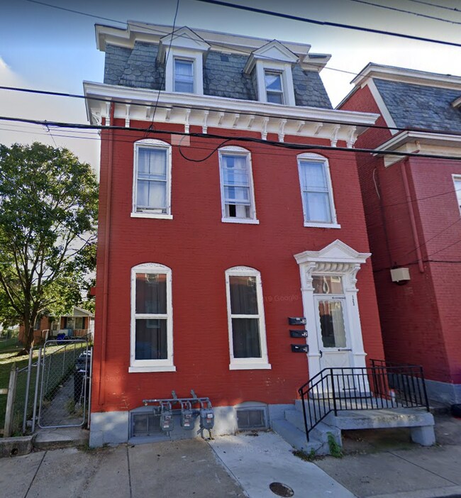 Building Photo - 123 East Ave