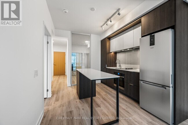 Building Photo - 395 Square One Dr