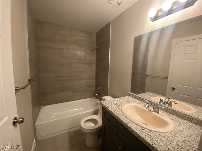 Foto del edificio - 6800 E Lake Mead Blvd