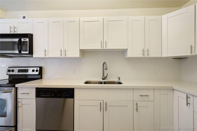 Building Photo - 401 BLU OF NORTH BEACH CONDO