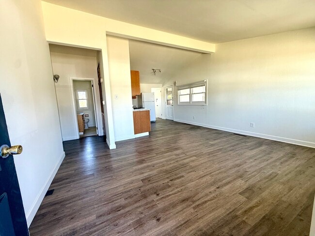 Photo - 633 Windsor Ave House