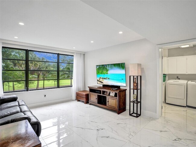 Foto del edificio - 6073 Balboa Cir