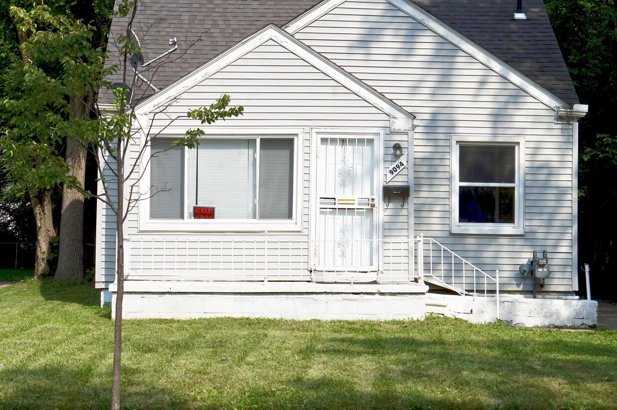 Primary Photo - 9094 Minock St