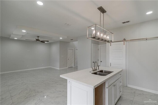 Foto del edificio - 5404 N Crown Point