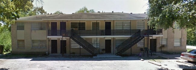Exterior - 3502 Campbell St