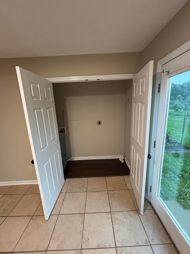 Foto del edificio - 2708 Hayden Park Ln