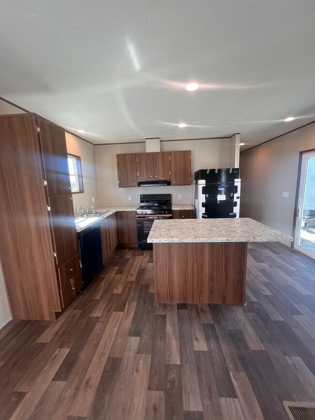 Building Photo - 39782 1505 Dr