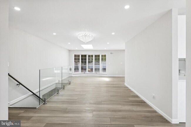 Foto del edificio - 4 Hillside Ave