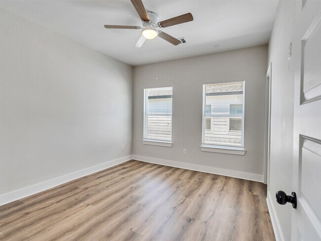 Foto del edificio - 4713 Talina Way