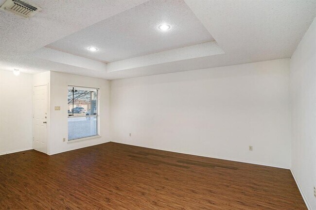 Building Photo - 3630 Hulen Park Cir