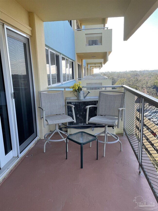 Foto del edificio - 825 Bayshore Dr