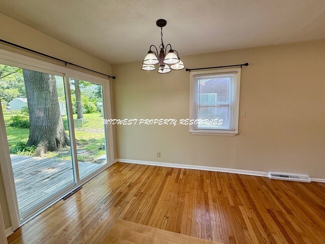 Building Photo - Spacious Home 3 Bedroom w/Fin basement for...