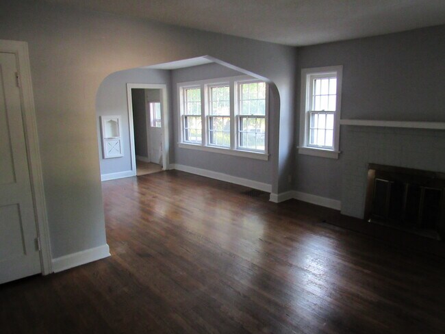 Main living area - 1165 S National Ave