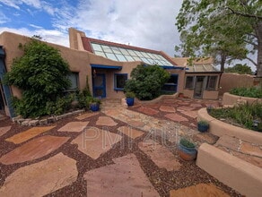 Building Photo - 41 Tunnel Springs Rd