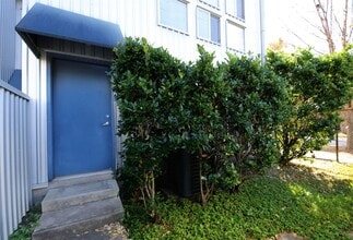 Building Photo - 2819 Crawford St