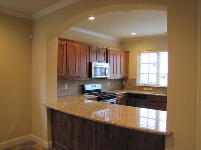 Building Photo - Townhouse in the heart of Monticello!