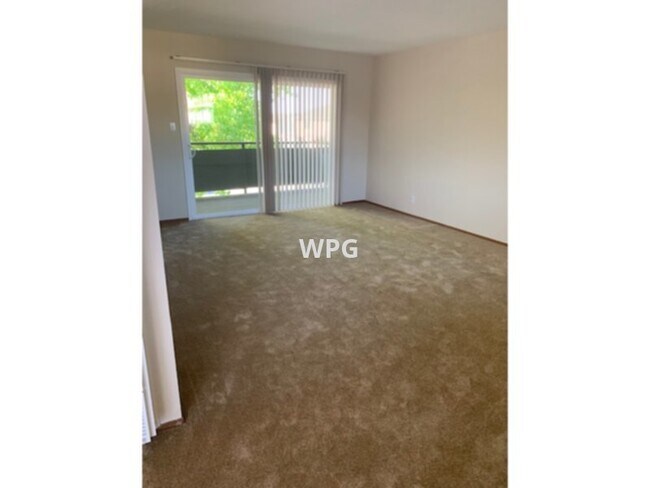 Building Photo - 1698 Ontario Dr