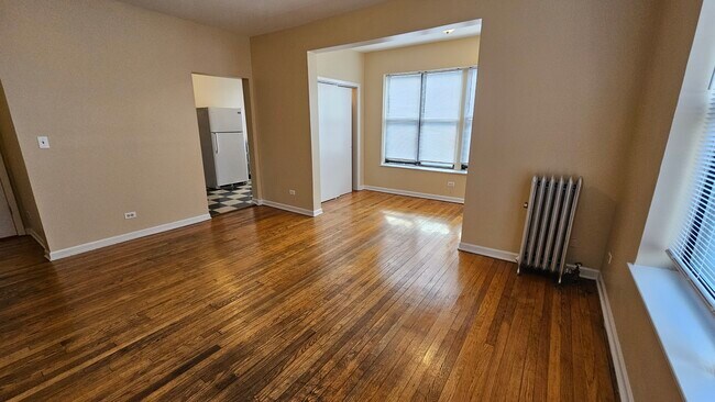 Foto del edificio - 7726 N Marshfield Ave
