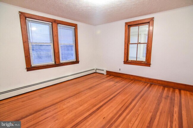 Building Photo - 617 W Chesapeake Beach Rd