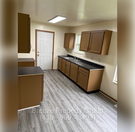 Foto del edificio - 2808 Benford Ln