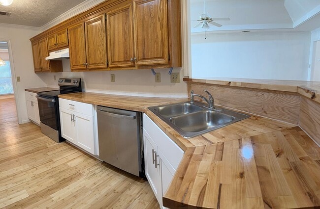 Photo - 1040 Sunny Field Ct House