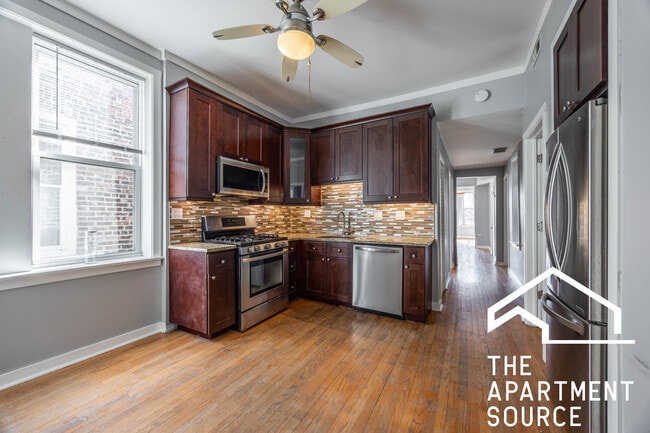 Building Photo - 2110 W Division St