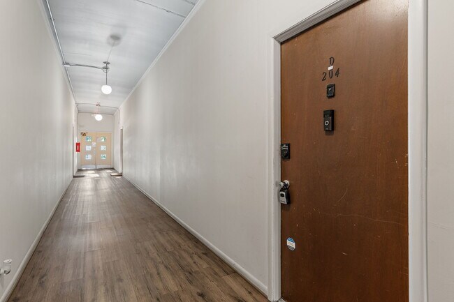 Foto del edificio - 4425 Westlawn Dr