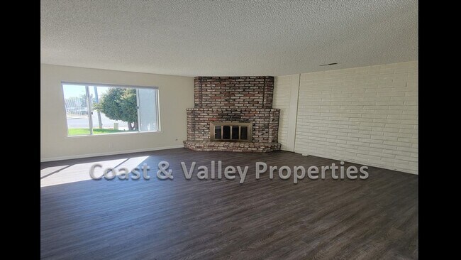 Building Photo - Wonderful North Salinas Home for RENT!!!